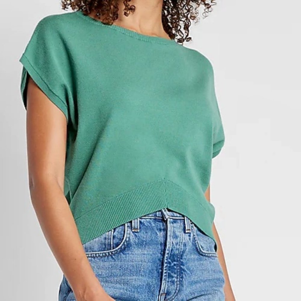 *NWT* Bateau-Neck Short Cap Sleeve V-Hem Dusky Green Sweater by Express - XS